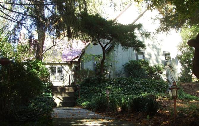 321 Regal Street