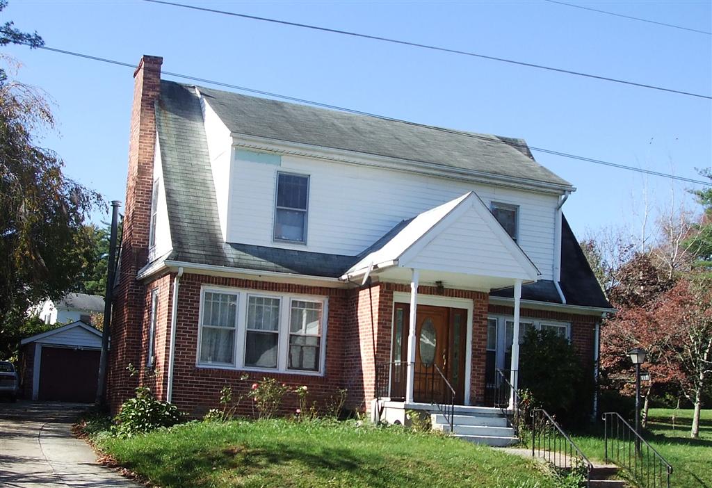 1111 Hyman Avenue